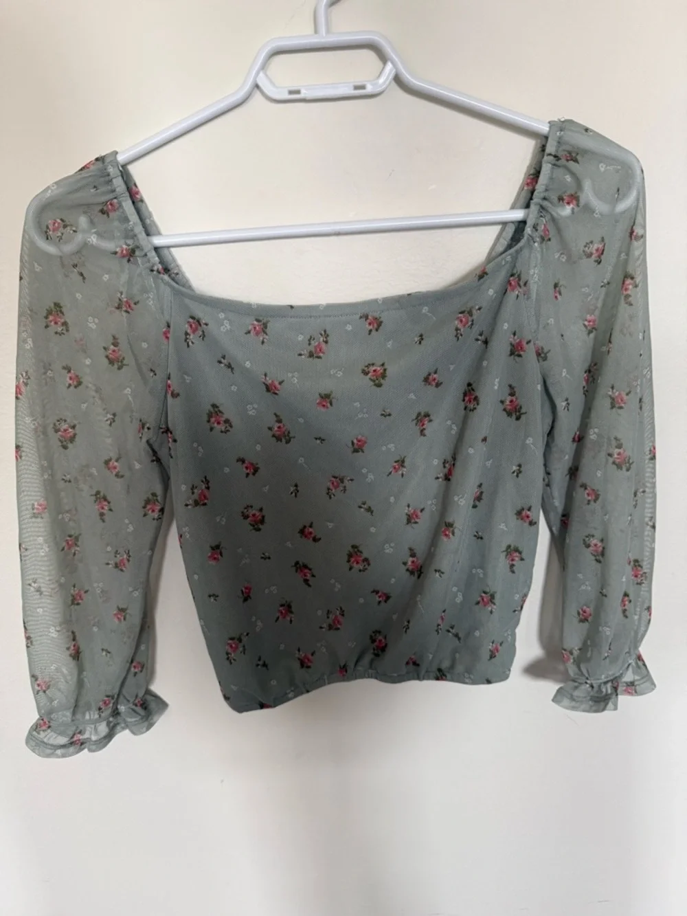 Monteau Los Angeles Floral Mesh Puff Sleeve Crop Top Sage Green Size Small - Picture 2 of 4